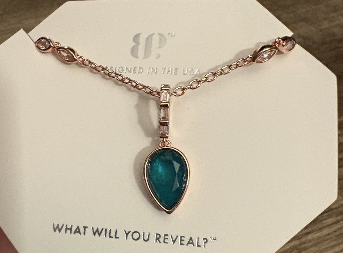 Bomb Party May 2025 An Enchanted Heart LC Emerald On Rose Gold Plating NK92518