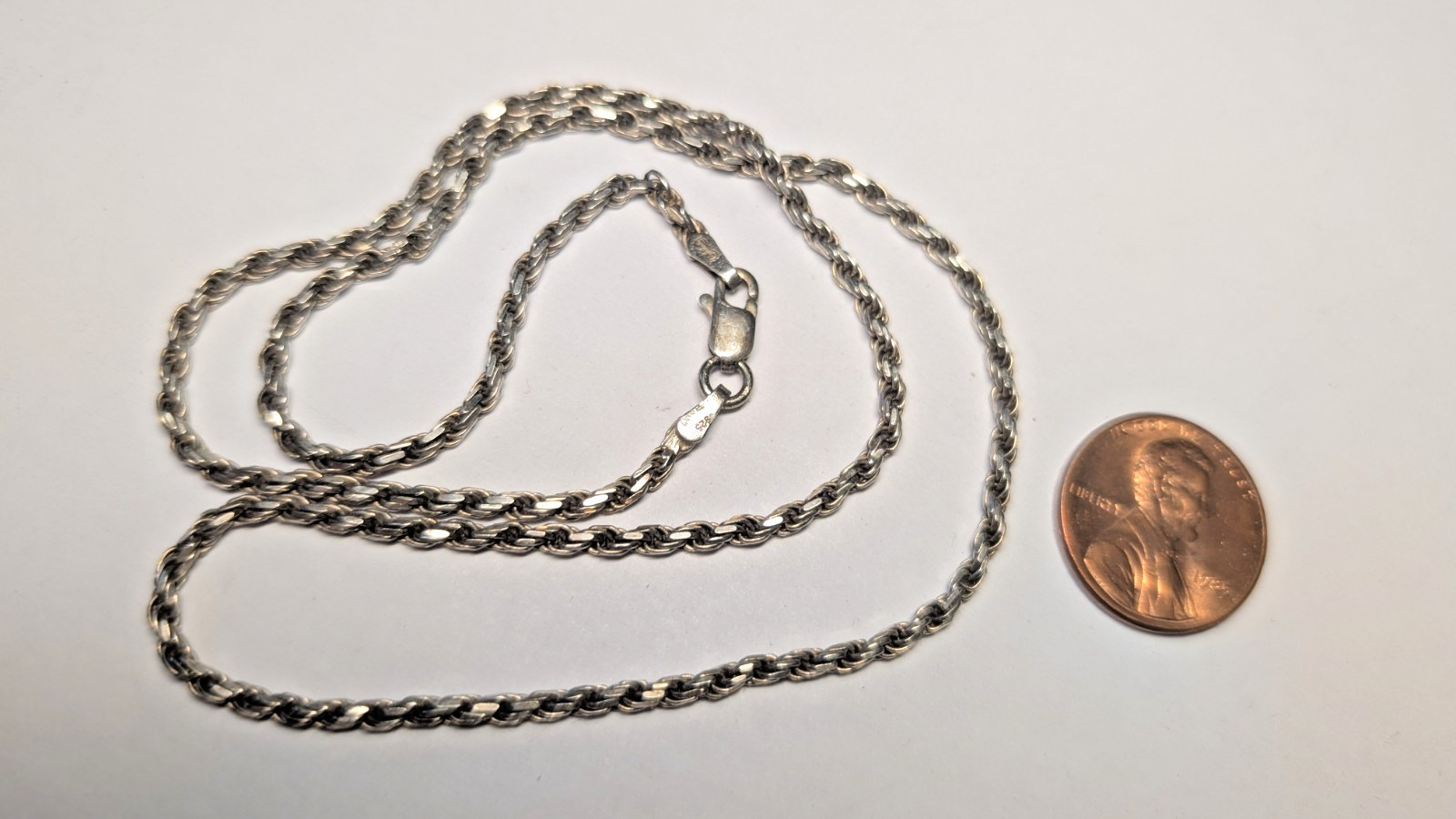 VINTAGE STERLING SILVER NECKLACE 18″ SIGNED CELEBRITY ITALY 925 ABOUT 8.5 GRAMS