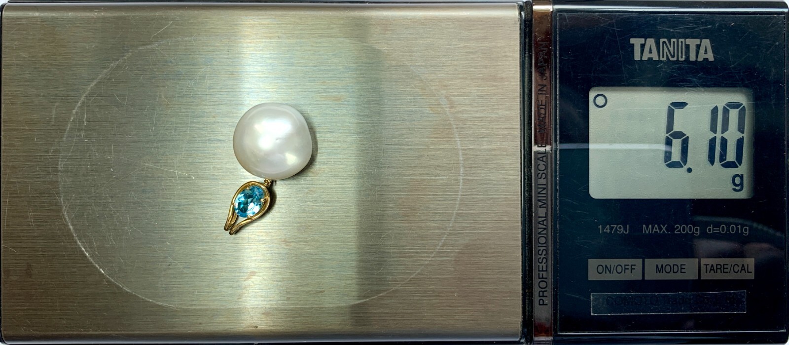 15.6mm Australia South Sea Pearl/Blue Quartz Pendant 18k Solid Yellow Gold