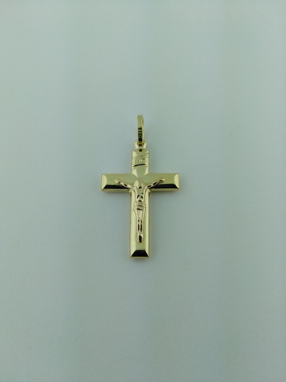 14K Solid Gold Italian Cross Pendant.Very elegant Very Good Price 1.7 grams