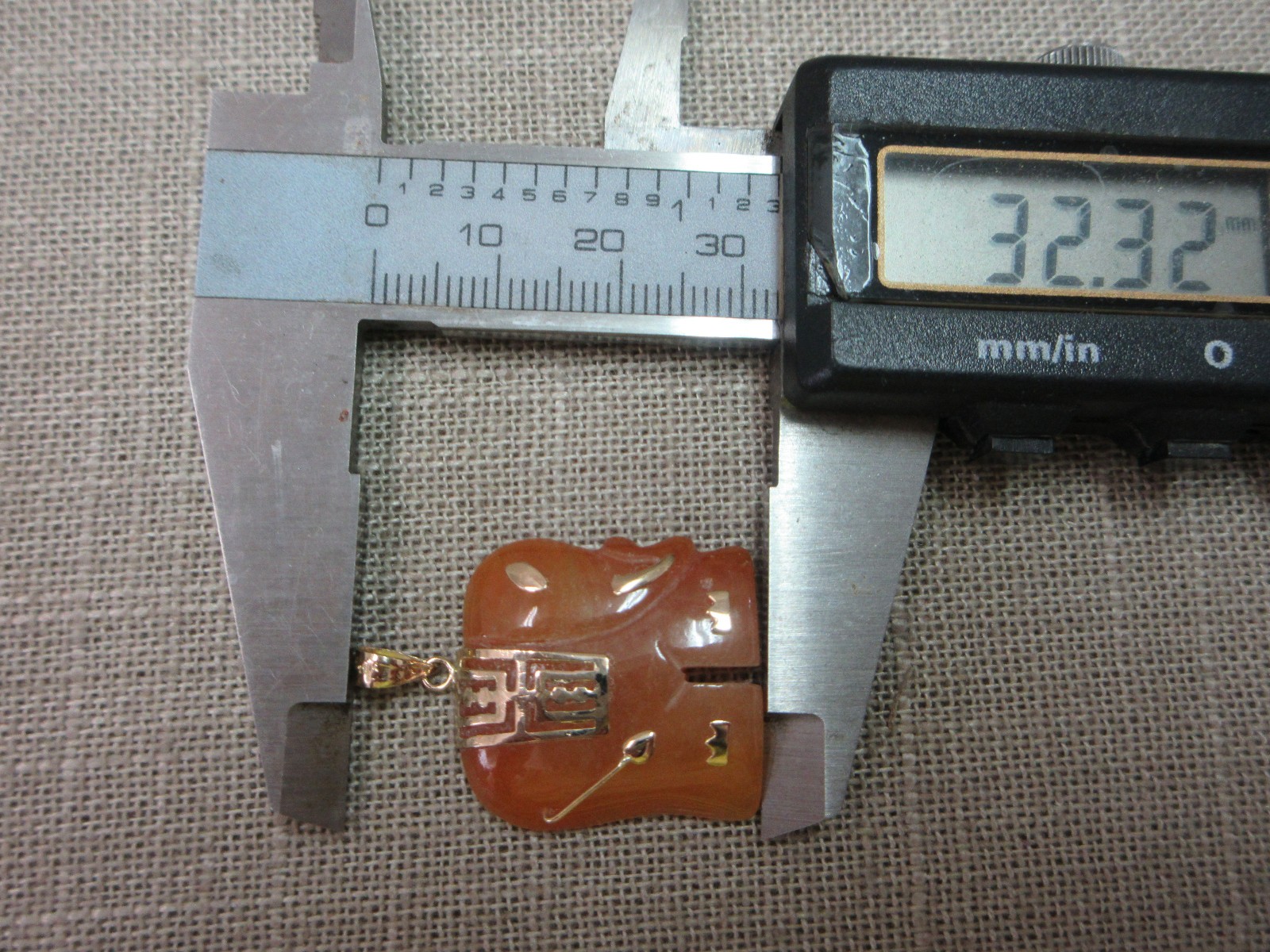 Vtg GSJ 14k Orange Jade Elephant Pendant w/ Longevity Symbol – 6.25 G
