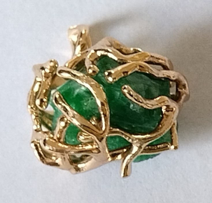 8.05ct Emerald Pendant / Emerald Pendant 18.80ct in Gold Setting