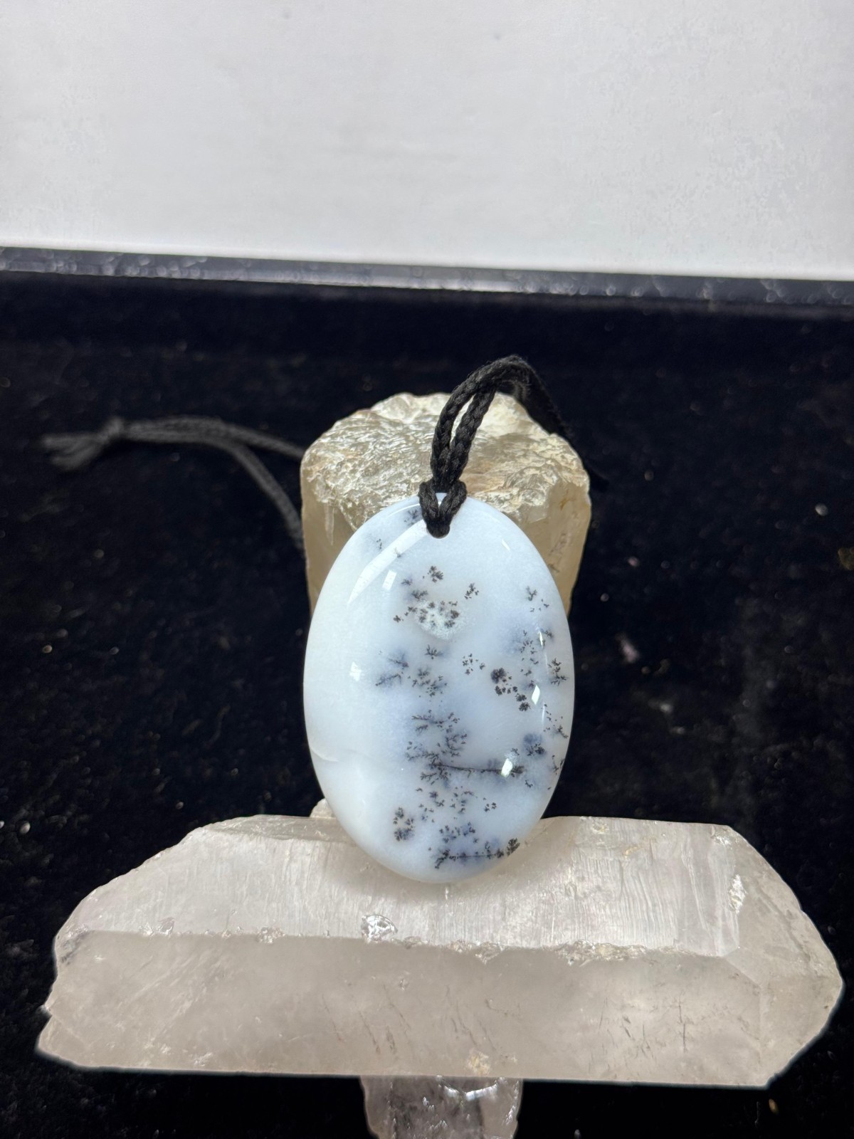 Natural Oval Dendrite Agate Pendant Necklace Handmade Thread Pendant For Gift