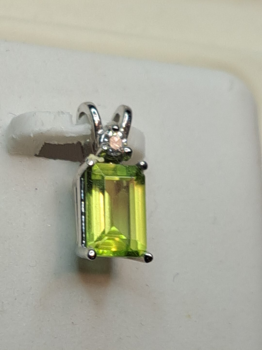 New 14 Karat White Gold Light Green Paridot Pendant With Diamond 10MMx5MM 12-15