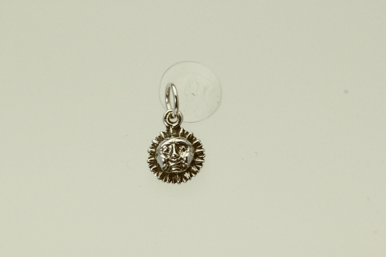 925 Sterling Silver Small Smiling Sun Charm 0.6 Grams (PEN9158)