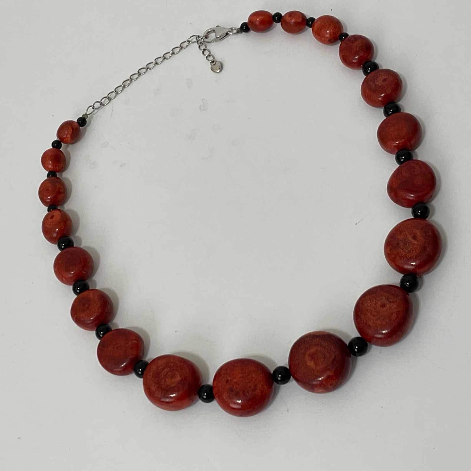 Desert Rose Trading Red Sponge Coral Black Onyx Graduating Bead Necklace 16-19”