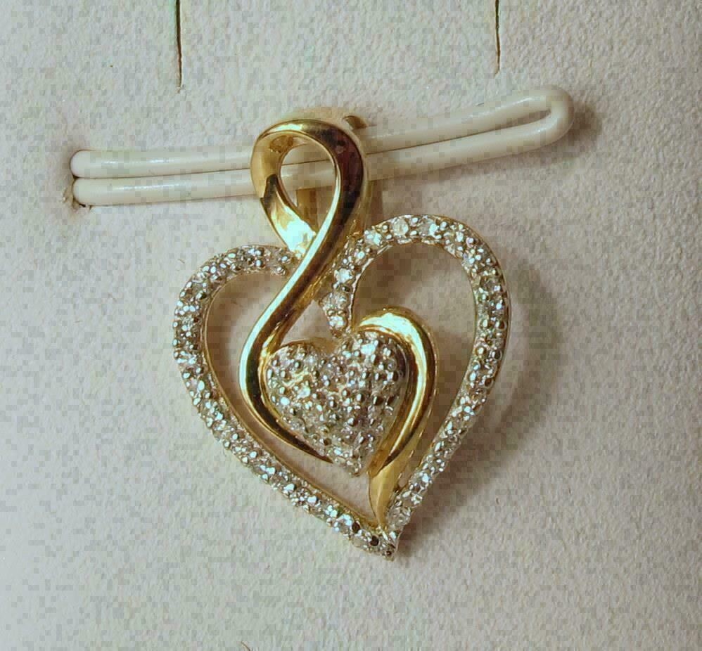 1.00Ct Round Cut Diamond Heart Women’s Pendant 14K Yellow Gold Finish Free Chain