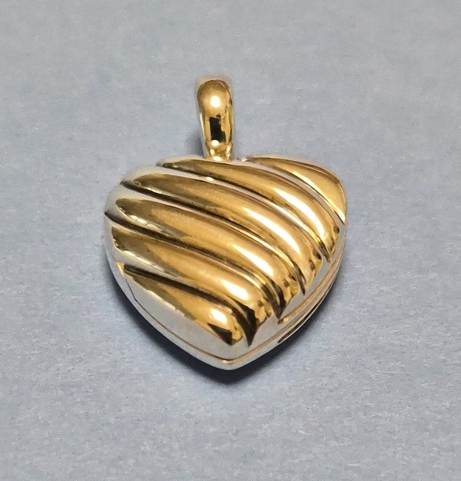 [NEW w/ CERTIFICATE] David Yurman Sculptured Heart Locket Sterling Silver, 23 mm