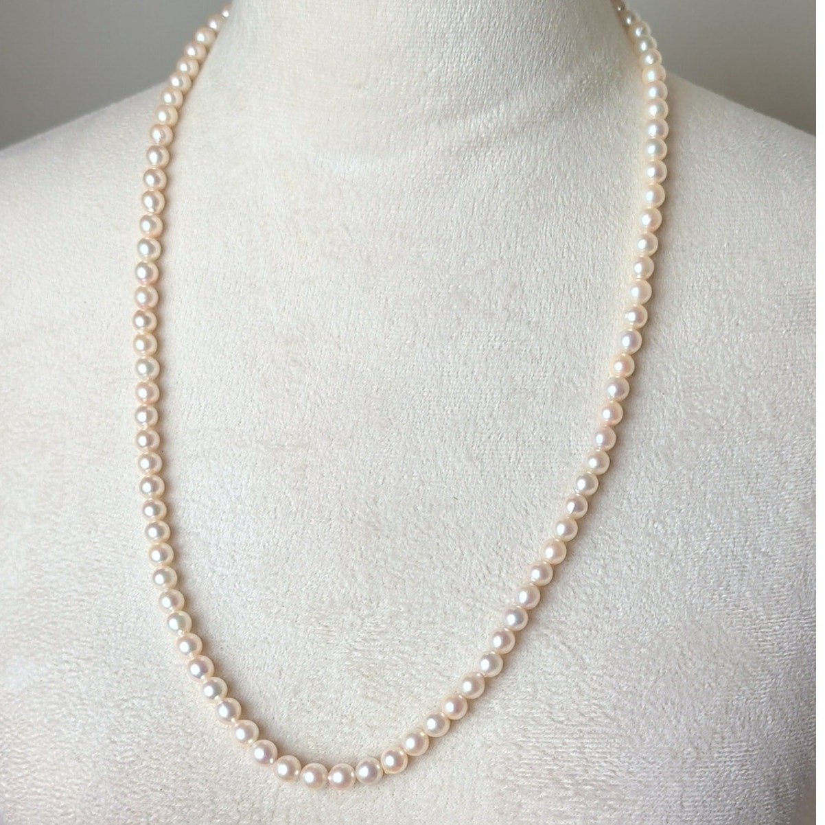 Vintage Genuine Cultured Pearl Necklace Sterling Silver Box Clasp 26″