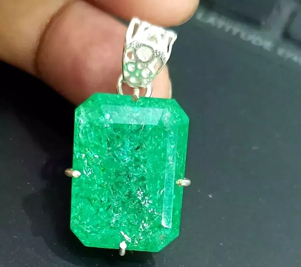 Natural Certified 30 Ct Green Emerald Loose Gemstone 925 Solid Silver Pendant