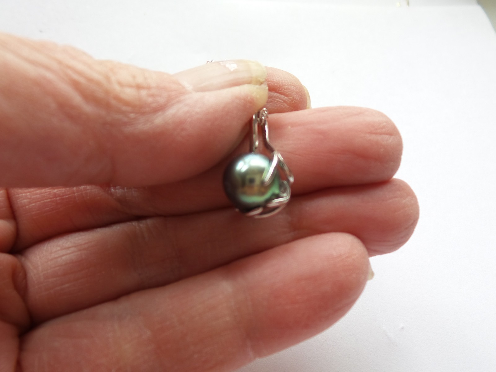 RARE TAHITIAN GREEN BLUE PEARL NECKLACE