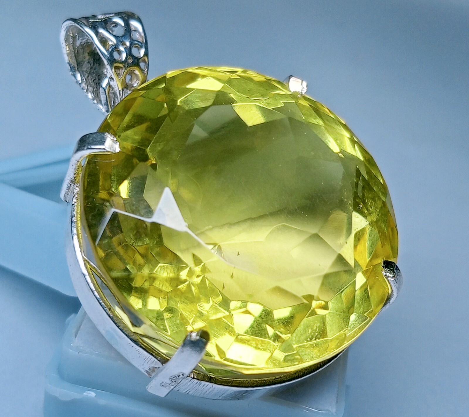 Yellow Topaz Round Cut 138.75 Ct Natural Pendant Loose Gemstone EGL Certified