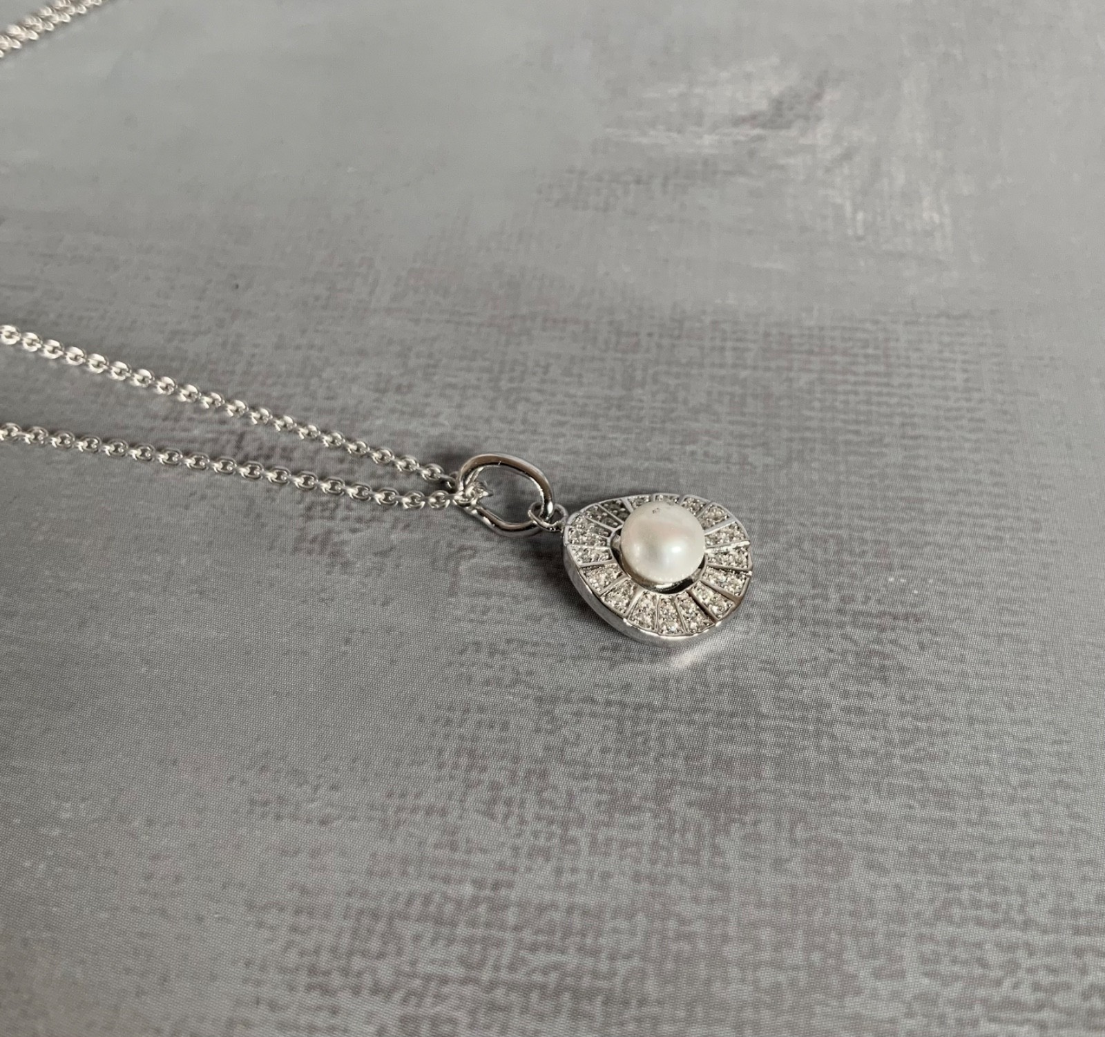 Jools by Jenny Brown sterling silver, cz & pearl Art Deco Halo pendant necklace
