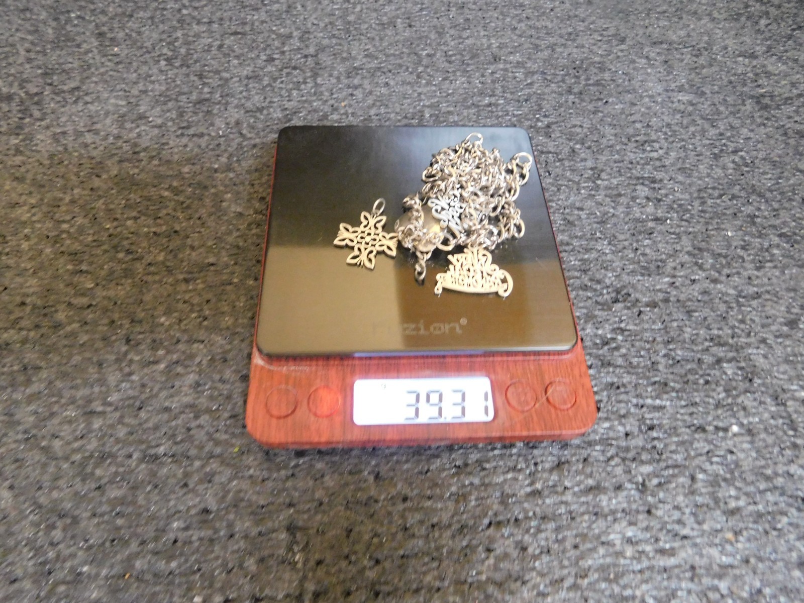 JAMES AVERY 30″ SIVER CHAIN WITH THREE CHARMS ON NECKLACE AND ONE CHARM LOOSE