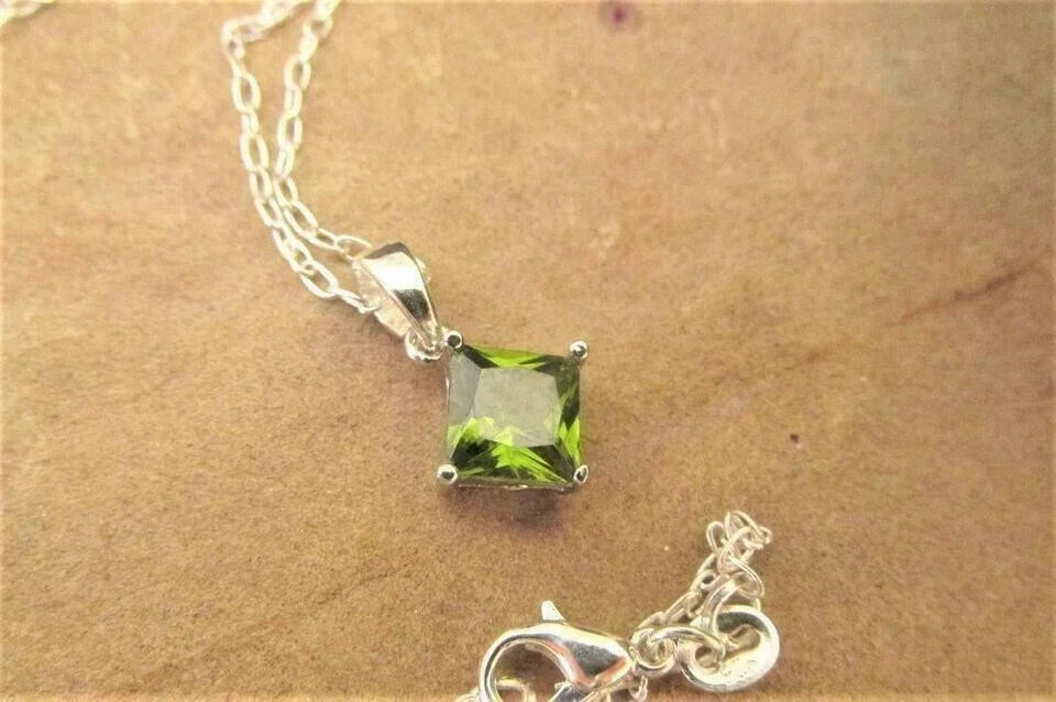 2Ct Princess Green Peridot Solitaire Gift Pendant 14K White Gold Over Free Chain