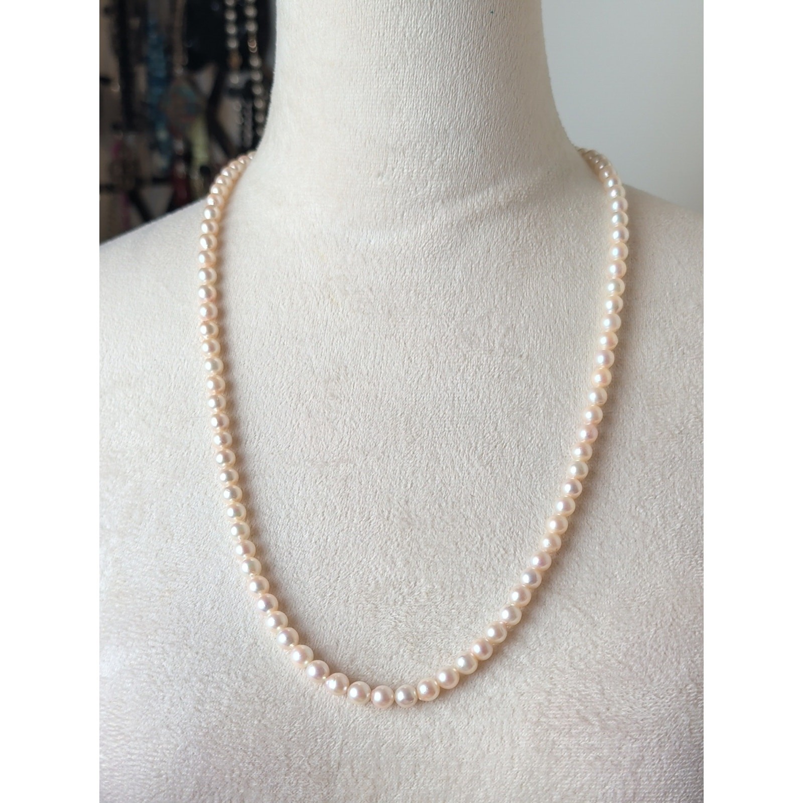 Vintage Genuine Cultured Pearl Necklace Sterling Silver Box Clasp 26″