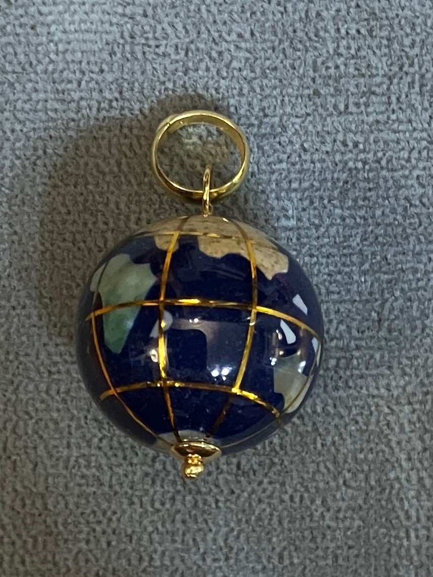 Vintage Michael Anthony 14k Gold Globe & Lapiz Lazuli Inlay Unique World Pendant