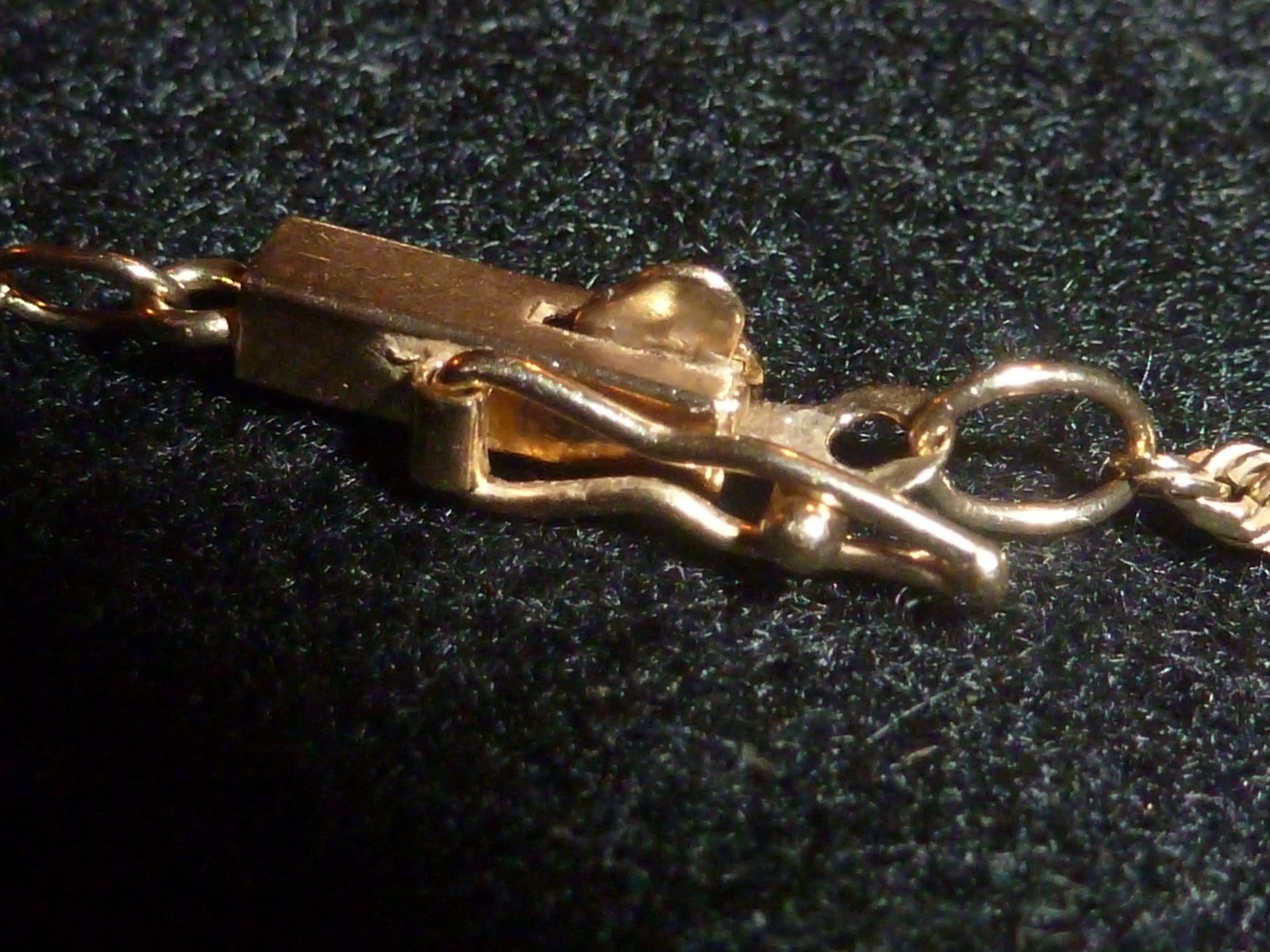 10K SOLID YELLOW GOLD DIAMOND-CUT ROPE TWIST NECKLACE – 21 1/2″ – 5.12 GRAMS