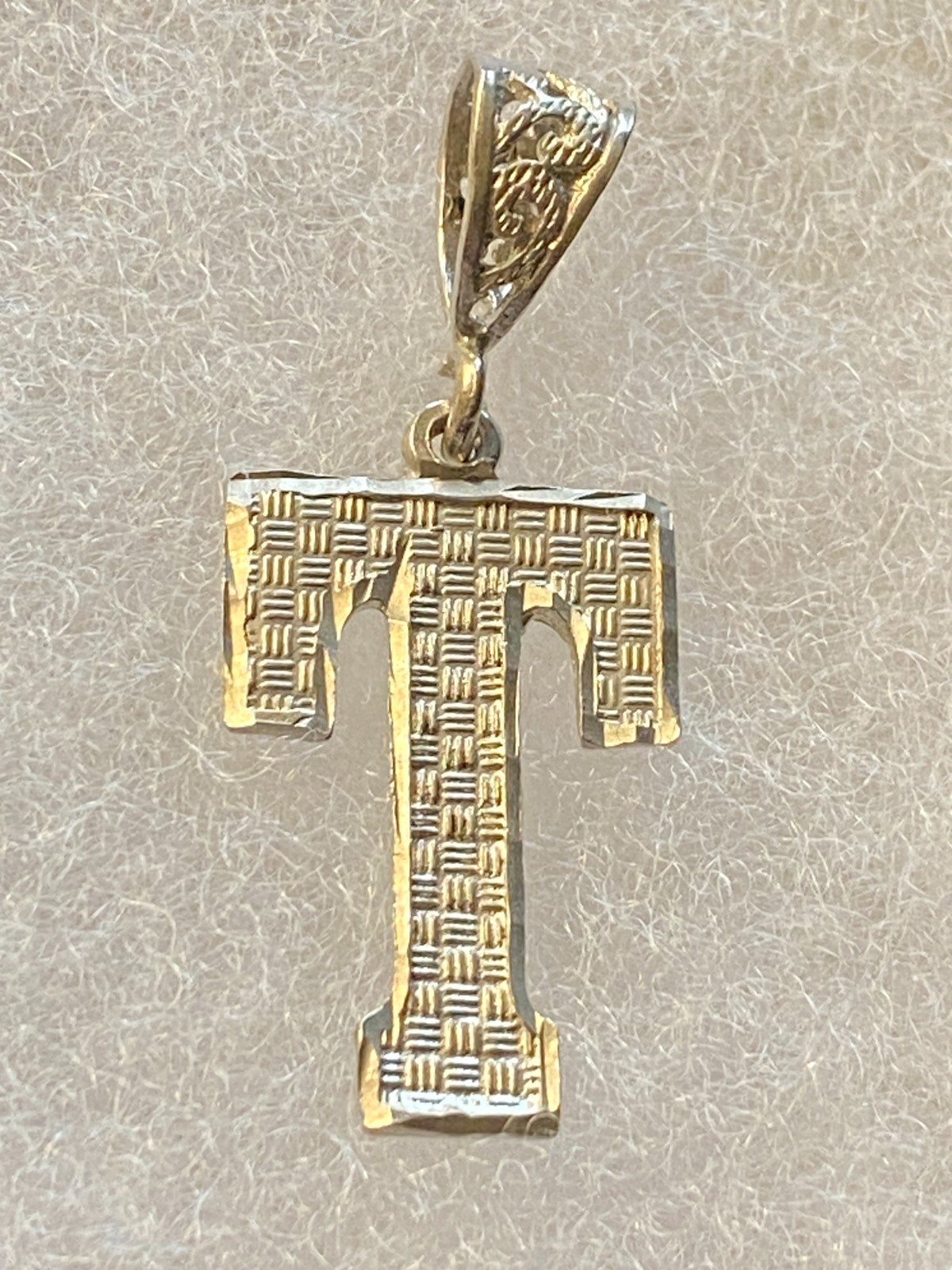 Sterling Silver Letter T Pendant – Block Chain design