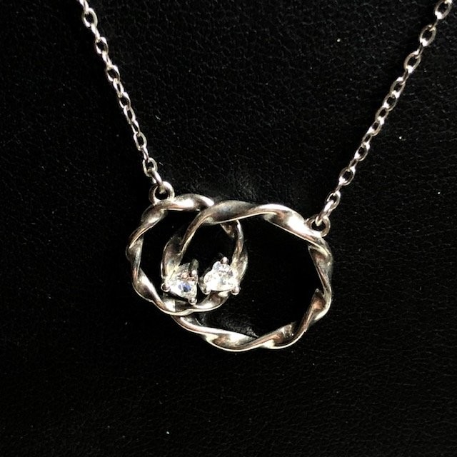 B0154 Sterling Silver Twisted Rings Pendant CZ Necklace 18-20″ 3.4grams