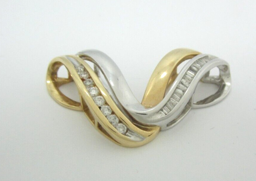 BEAUTIFUL LADIES 14K MULTI-TONE GOLD SLIDE DIAMOND (3/4″) PENDANT .24CT. 7.6G