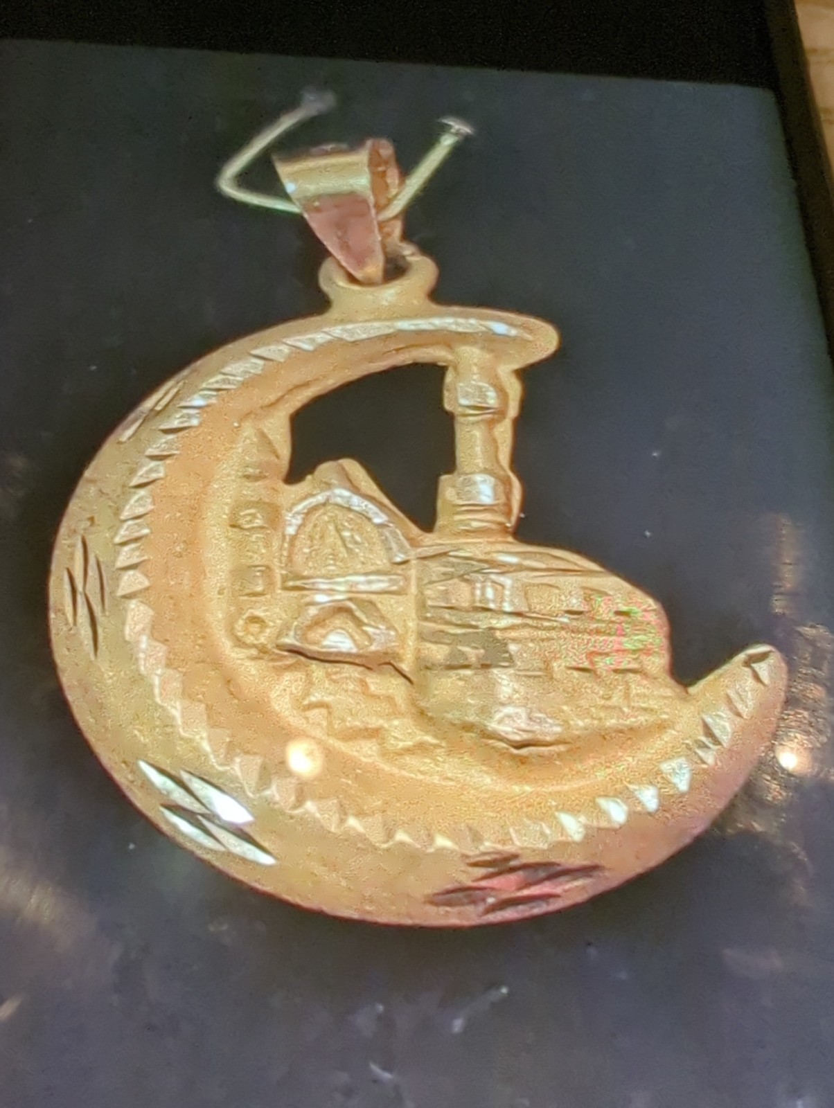 21 Carat Solid Gold Pendant Makkah & Madina 2 In One From Makkah.
