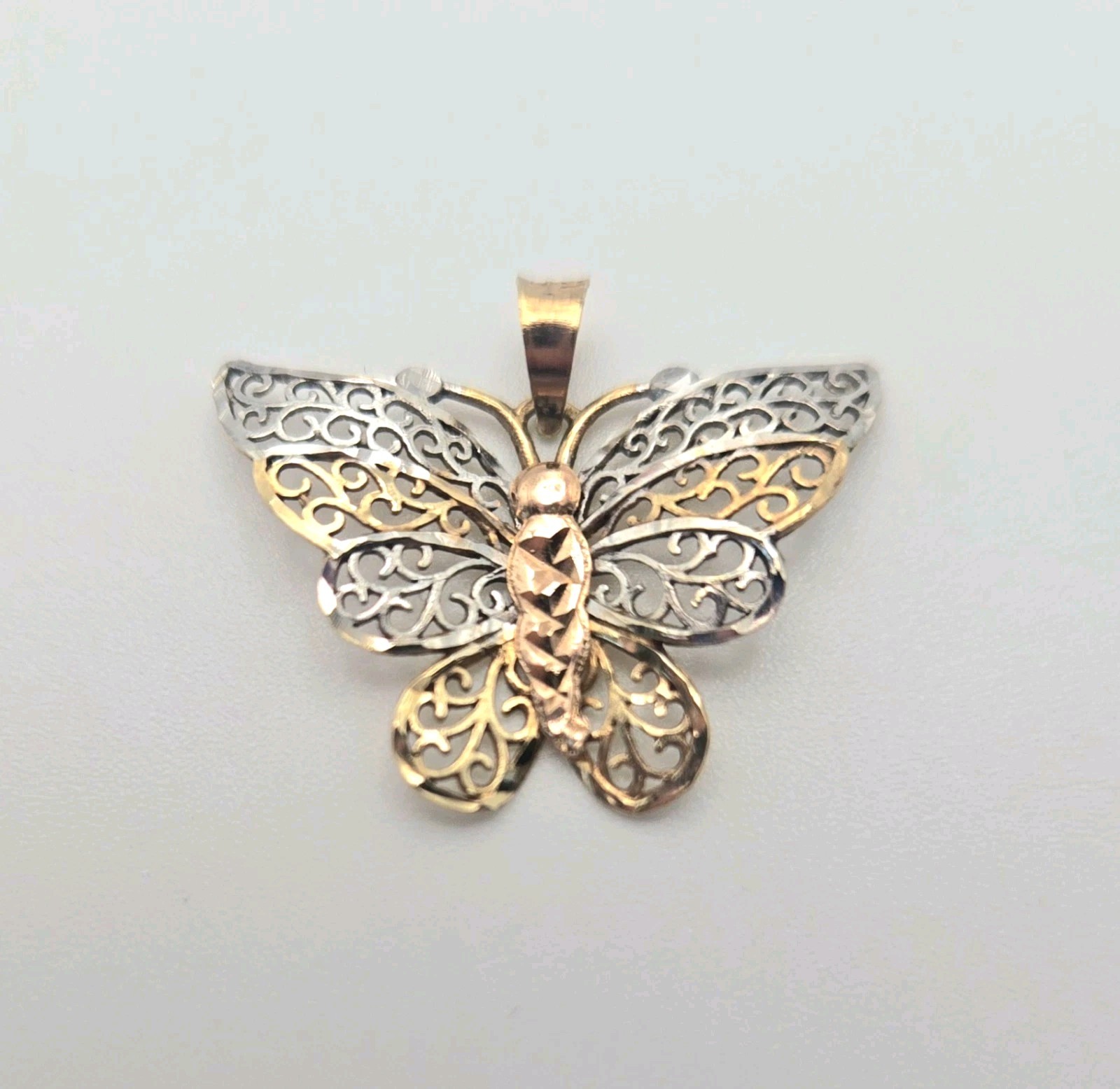 Cute 10K Solid Yellow & White Gold 2 Tone Filigree Butterfly Pendant .5 Grams
