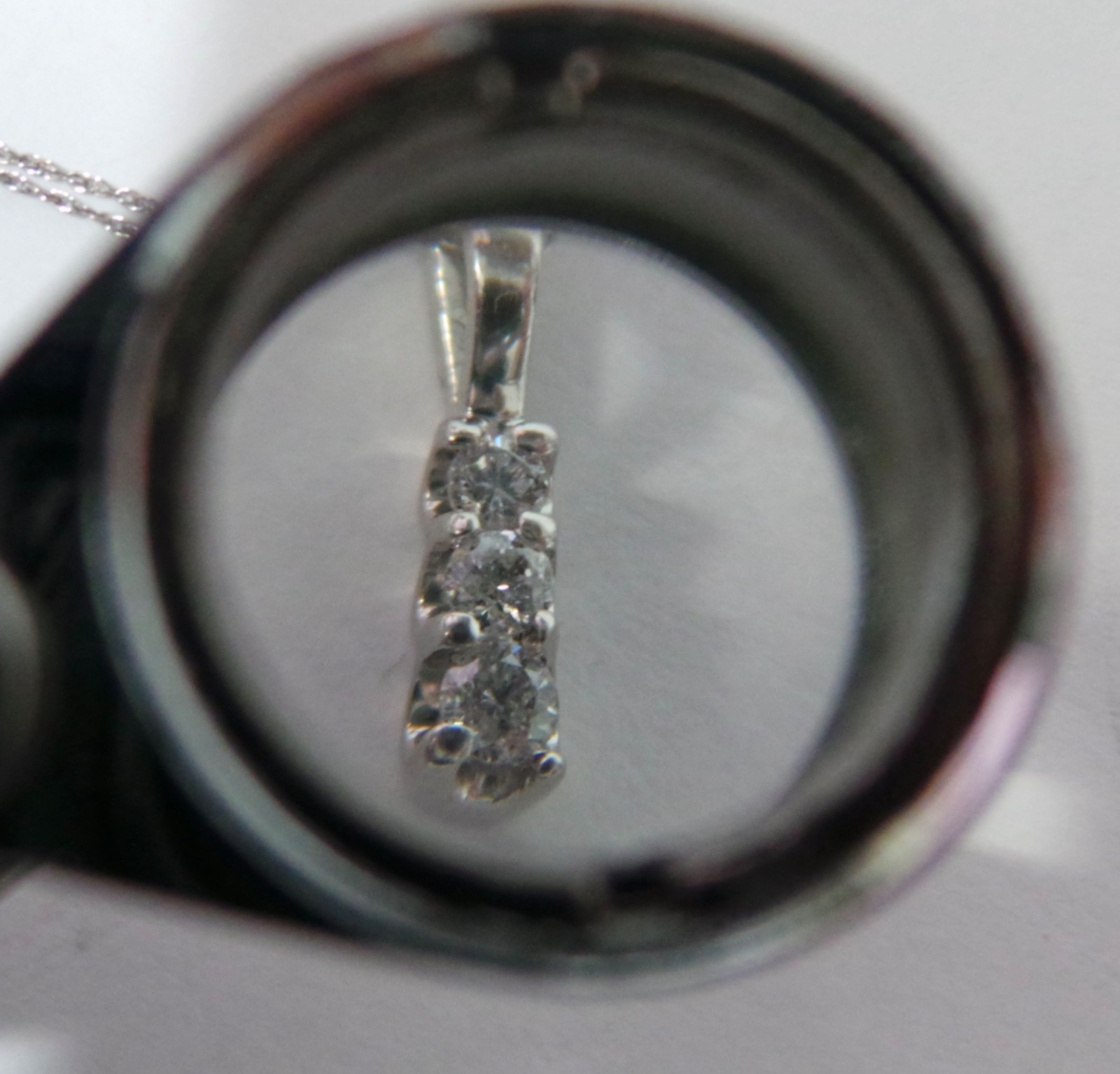14k White Gold 19″ Thin Necklace & Platinum Triple Diamond Pendant .25ct 2.18g