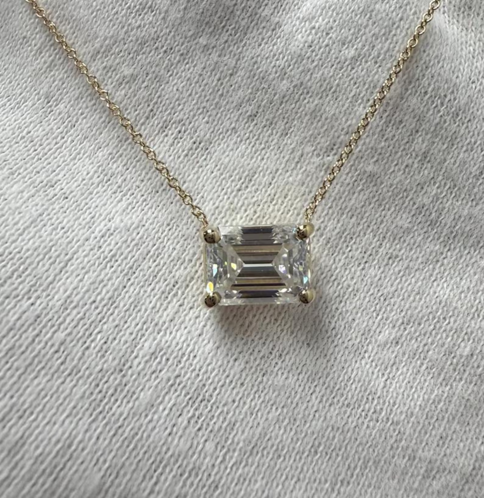 IGI Emerald-Cut 4.00Ct E/VS1 Lab Grown Diamond Necklace& Pendant 14k Yellow Gold