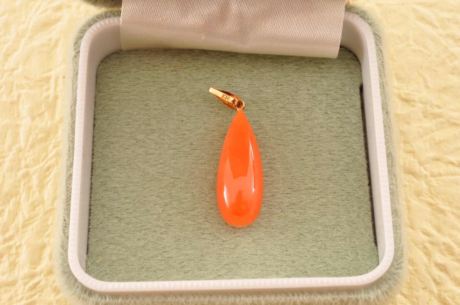 Certification 18k gold clasp salmon pink coral pendant top ( 23mm (0.9in) 8.0ct)