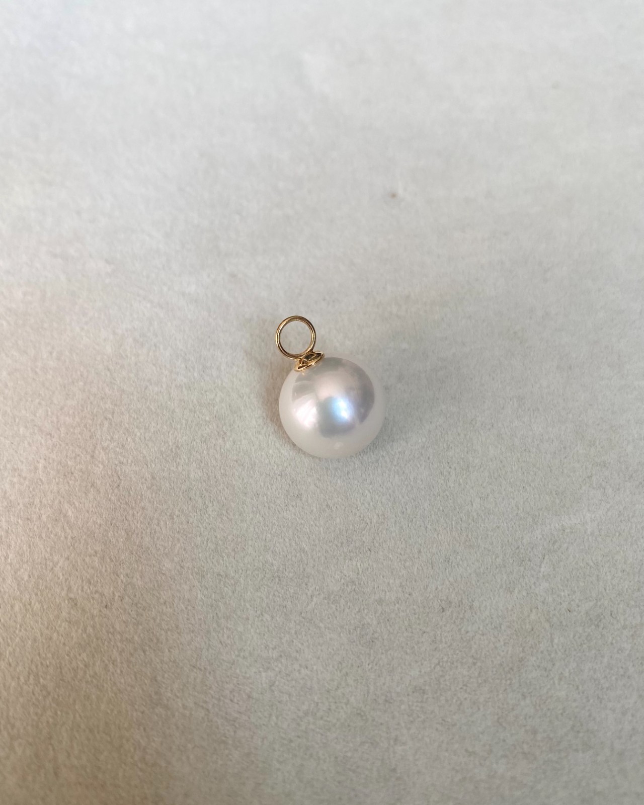 £500 Solid 18K Gold_Large Premium 13.3mm Crystal White Freshwater Pearl Pendant