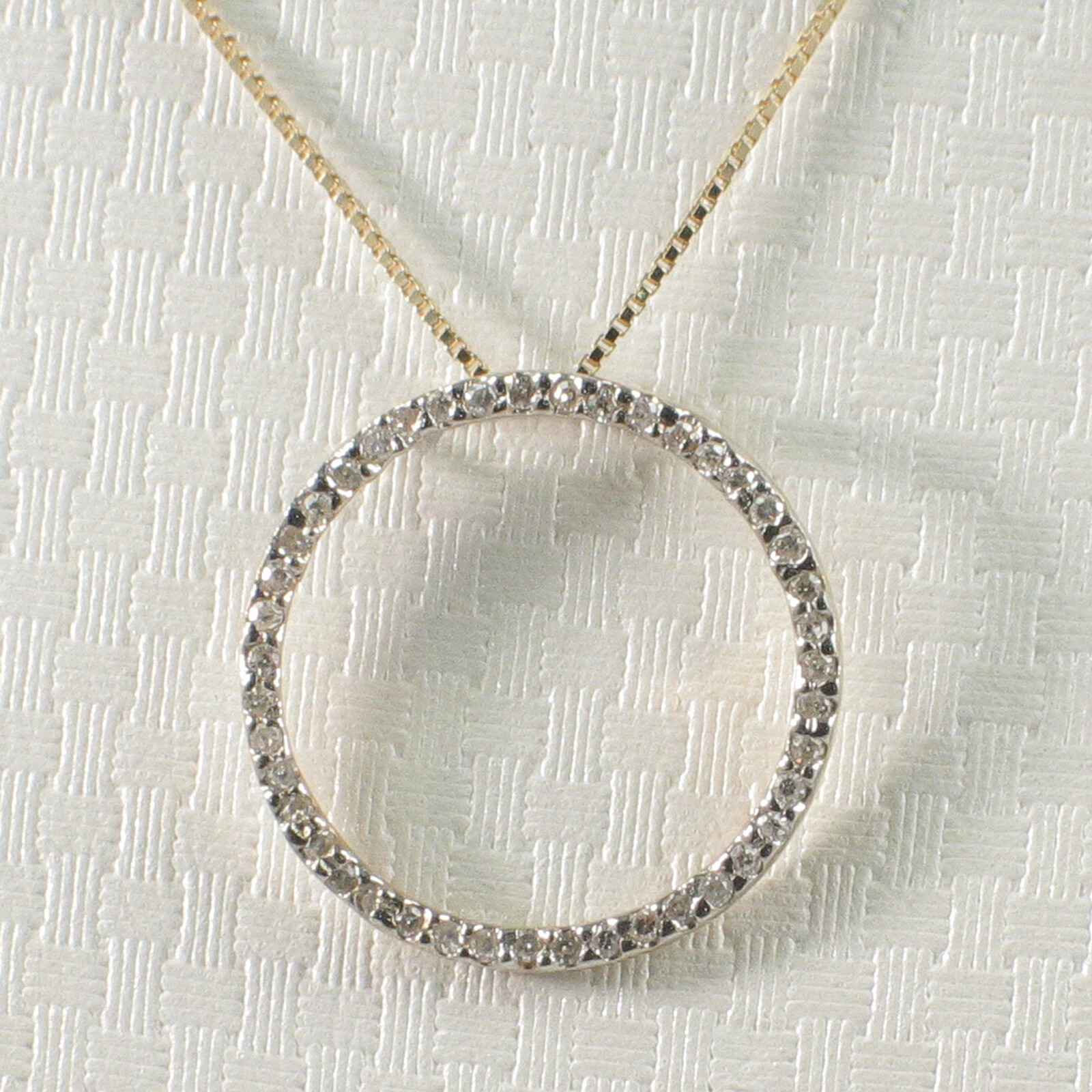 Elegant & beautiful 14k Solid Yellow Gold Circle Diamond Pendant Necklace