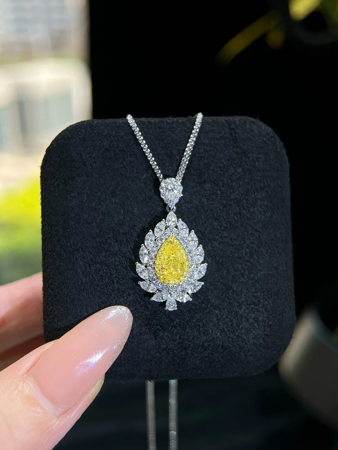 18K White Gold GIA Yellow Diamond Necklace – 0.77ct Fancy Yellow Diamond Pendant