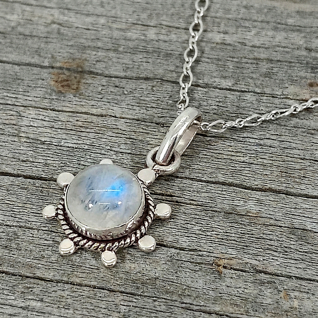 Vintage 925 Sterling Silver Flashy Rainbow Moonstone Necklace