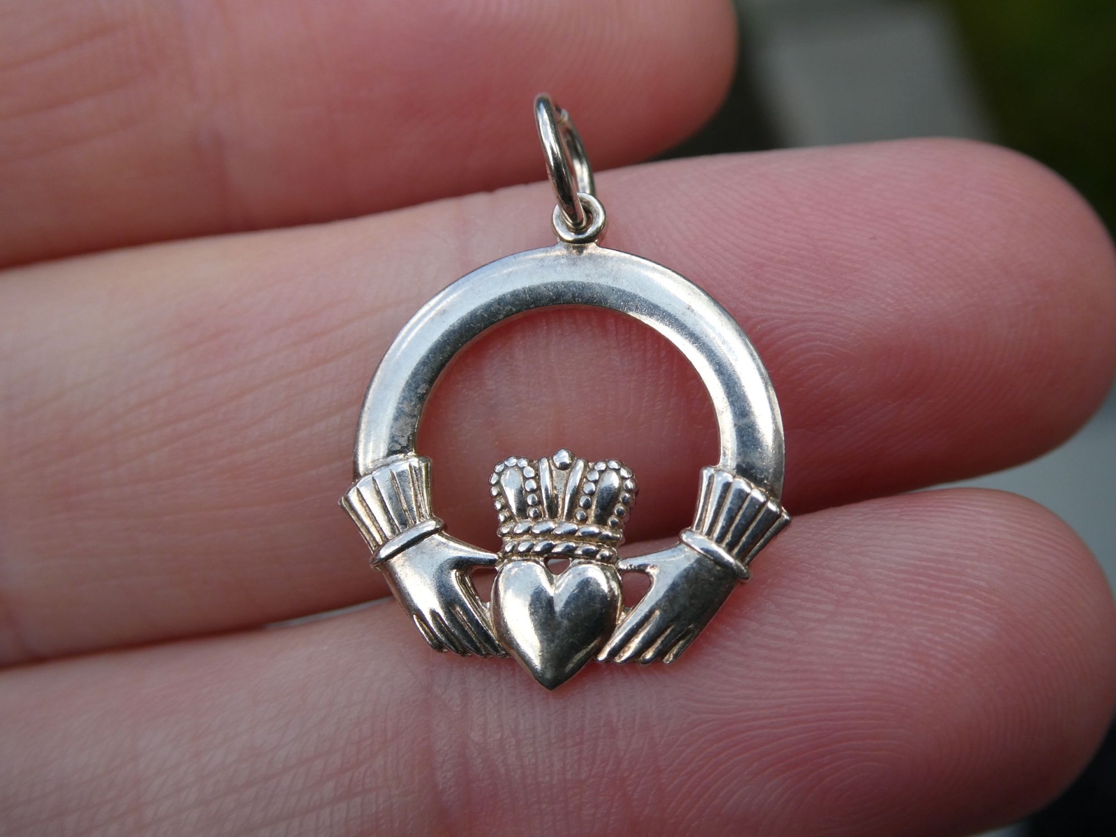 Solvar Ireland Sterling Silver Claddagh Hands Heart Charm Pendant 925 1.9g 7/8In