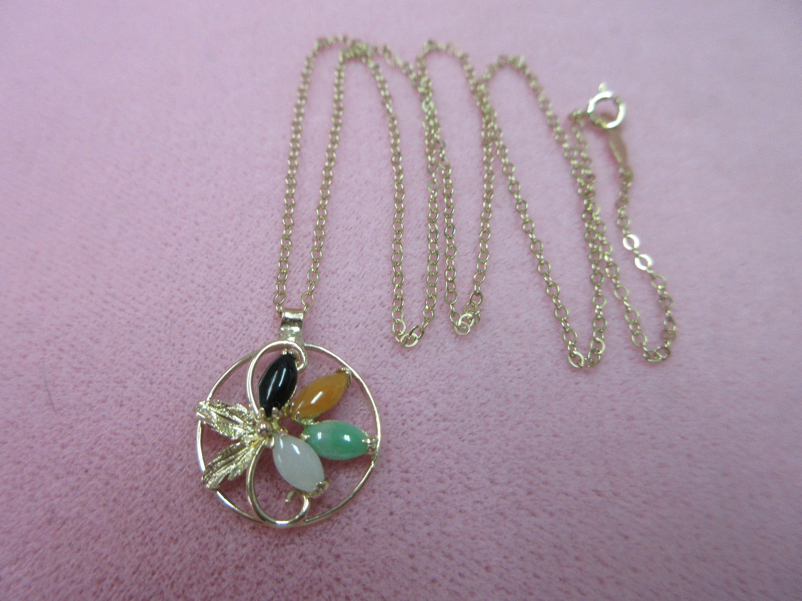 Vtg 14K Solid Gold Multi Color Jade Pendant & 14K Gold 16.25 ” Chain Necklace