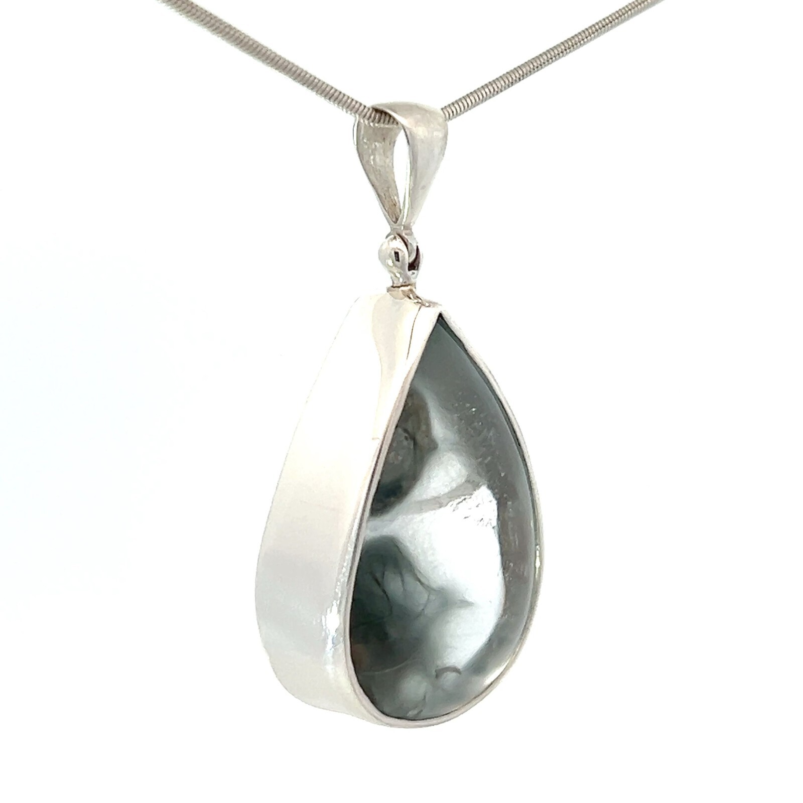 Stones Desire Actinolite In Quartz Pendant Necklace (22″)