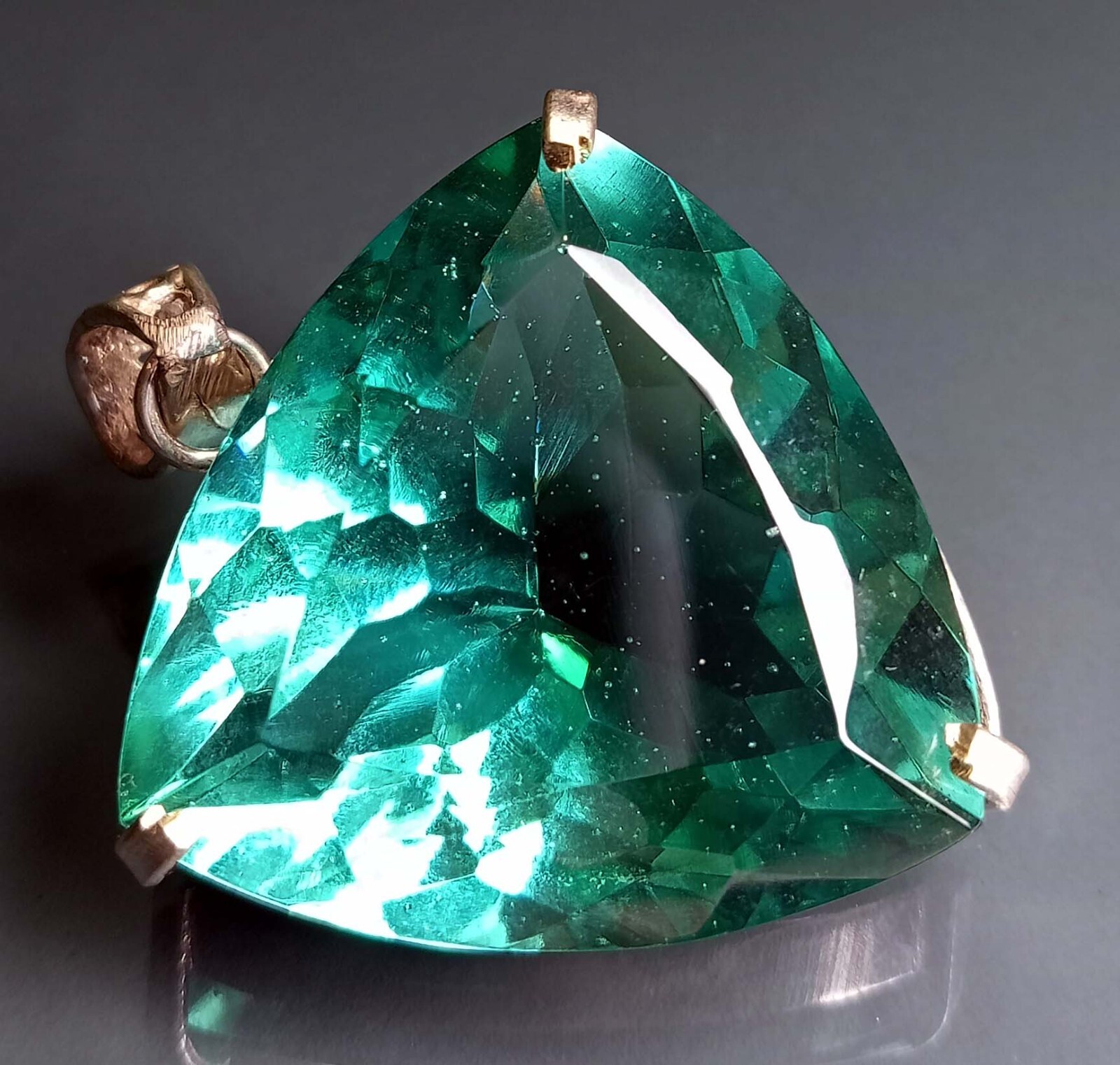 Pendant Green Topaz EGL Certified Trillion Cut 92.20 Ct Natural Gemstone PD037