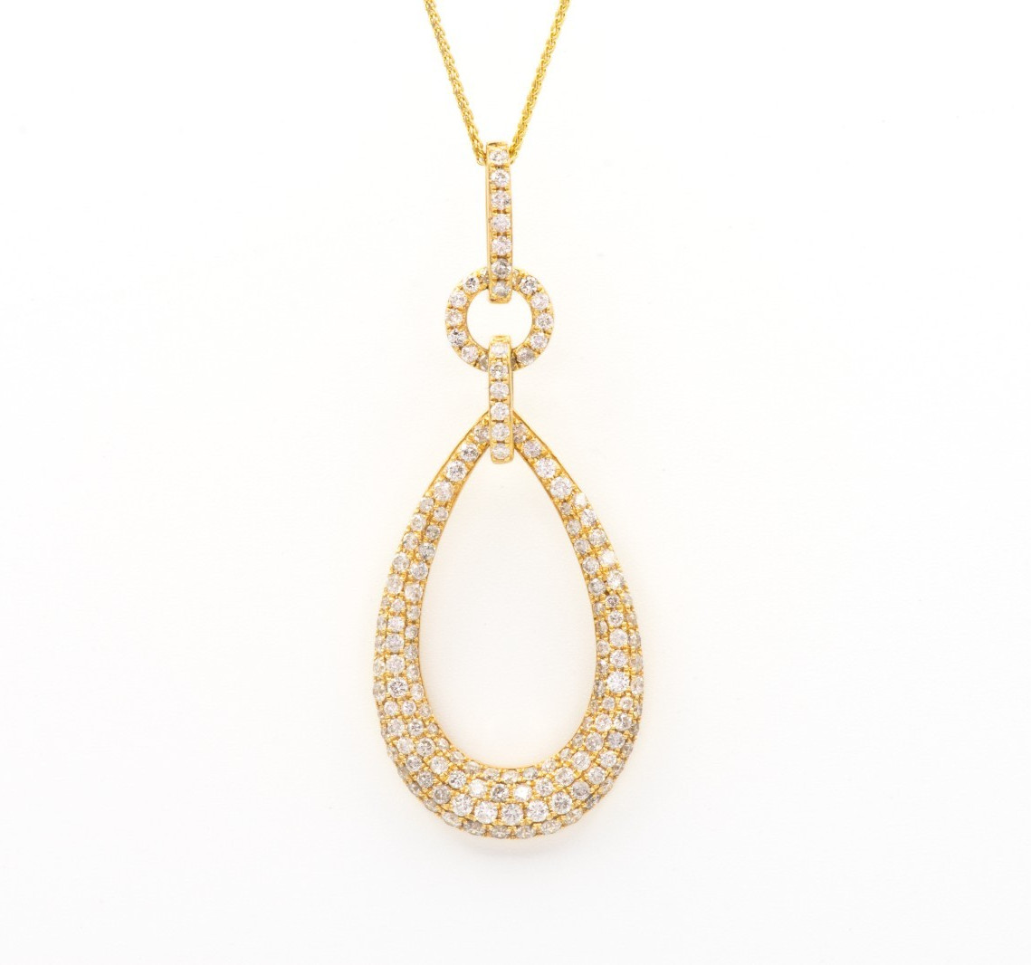 14kt Yellow Gold EFFY Diamond 1.22cttw Drop Shape Necklace.