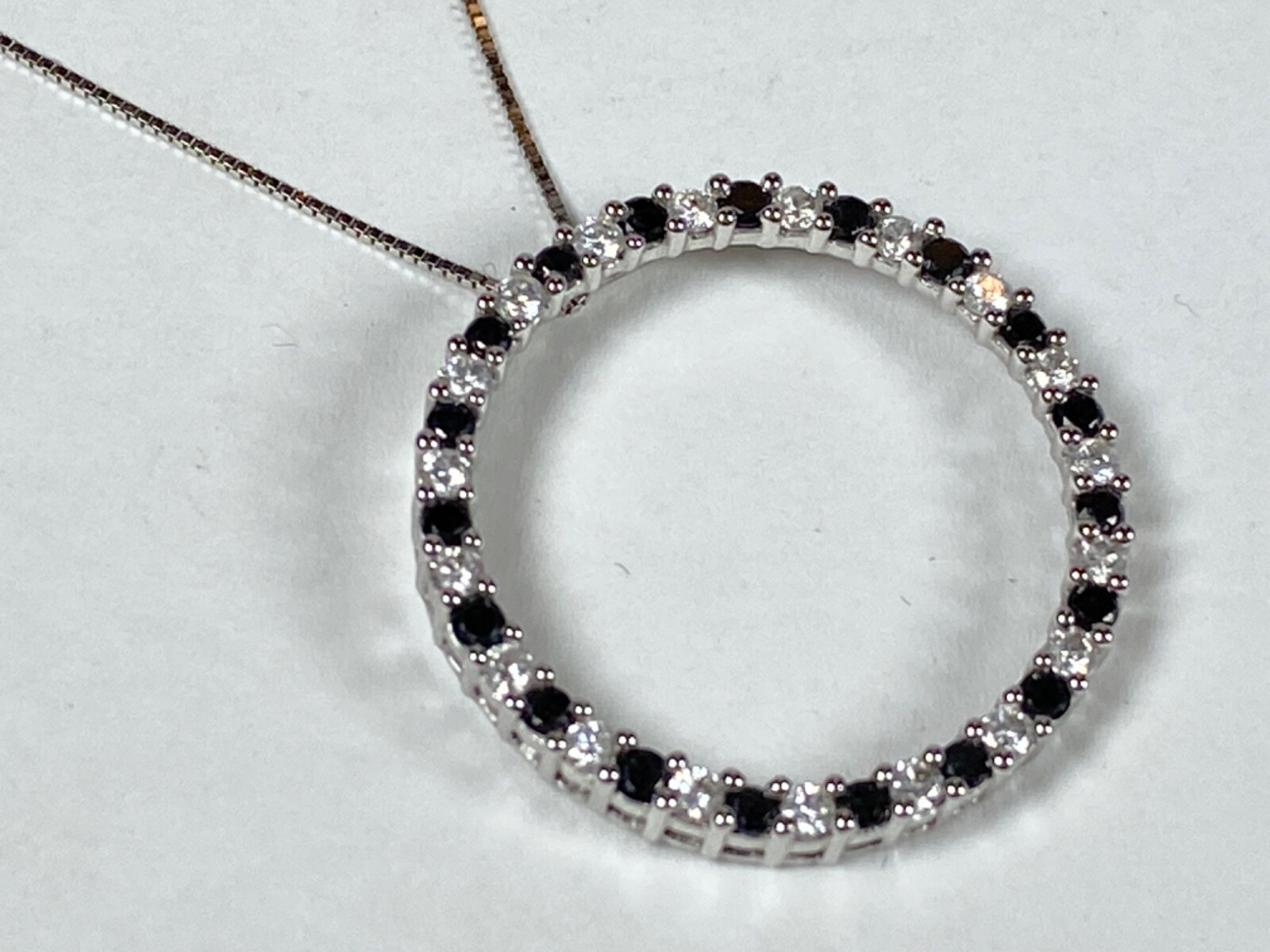 14K Gold Black & White Diamond Eternity Circle Pendant Necklace – 3.8 Grams