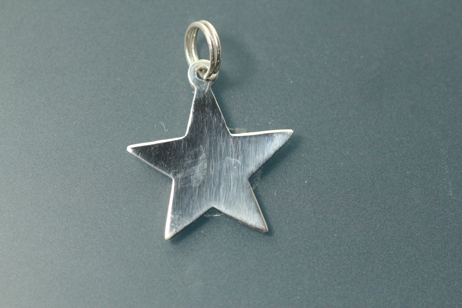 925 Sterling Silver Star Shaped Charm or Pendant 1.6 Grams (PEN9339)