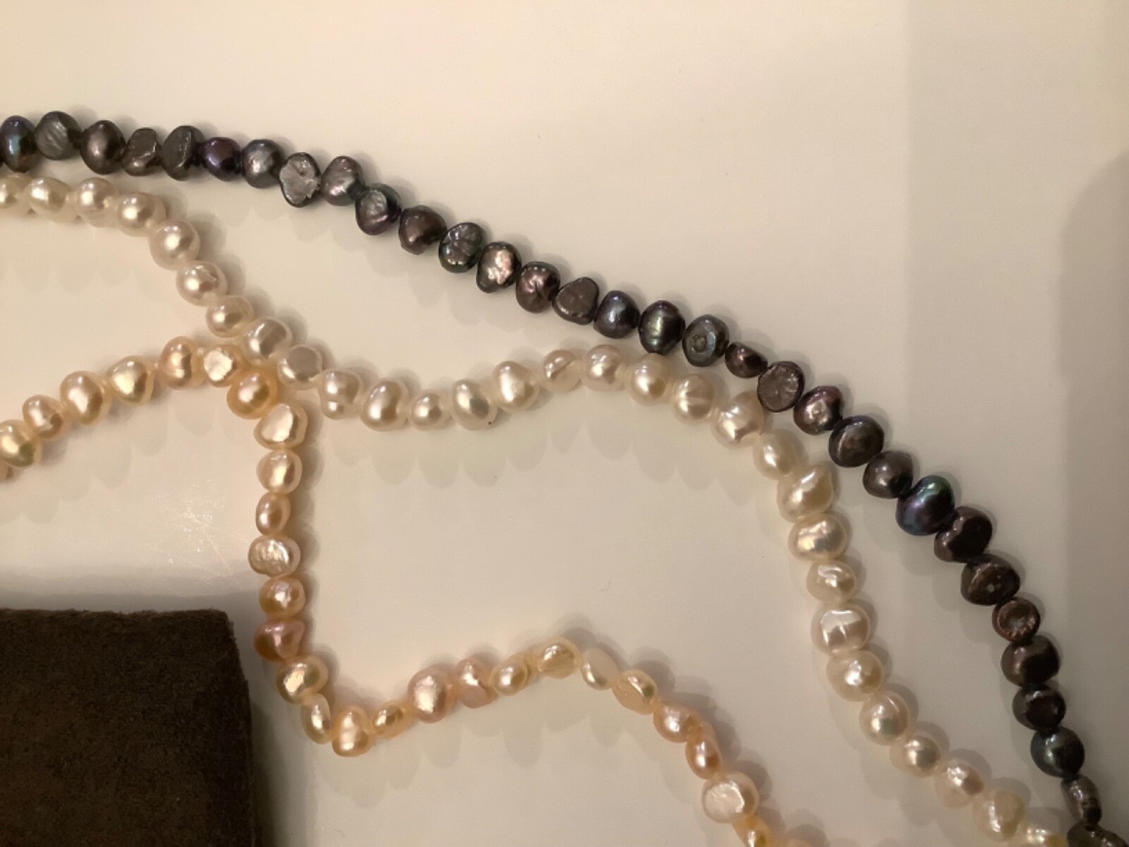 Ross-Simons 3 Single 32 in Fresh Water Black Pink White Pearl Necklaces with Box