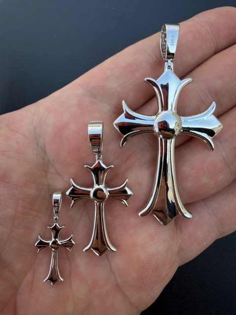 1.50Ct Round Cut Moissanite Cross Hearts Of Chrome Pendant 14K White Gold Plated