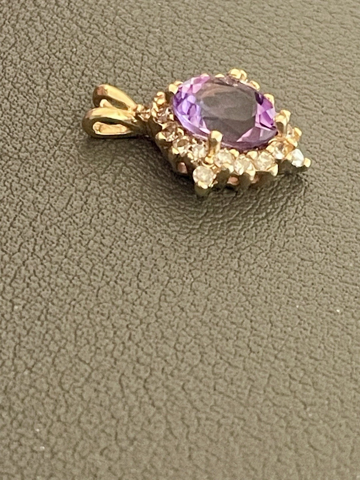 14KT Yellow Gold 1.20CT Amethyst 0.20CTW diamond pendant (E69)