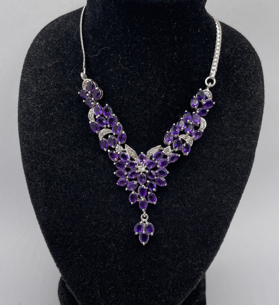 Amethyst & White Stone Set Elegant Sterling Statement Necklace 17.5in (15.65g)