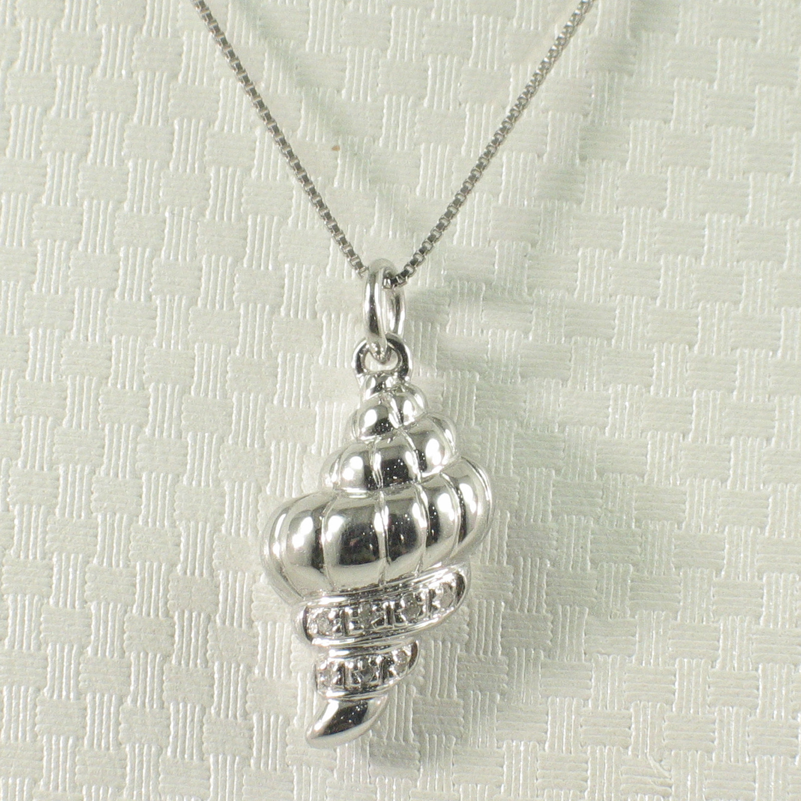 14k White Solid Gold Diamonds Beautiful & Unique Conch Pendant Necklace