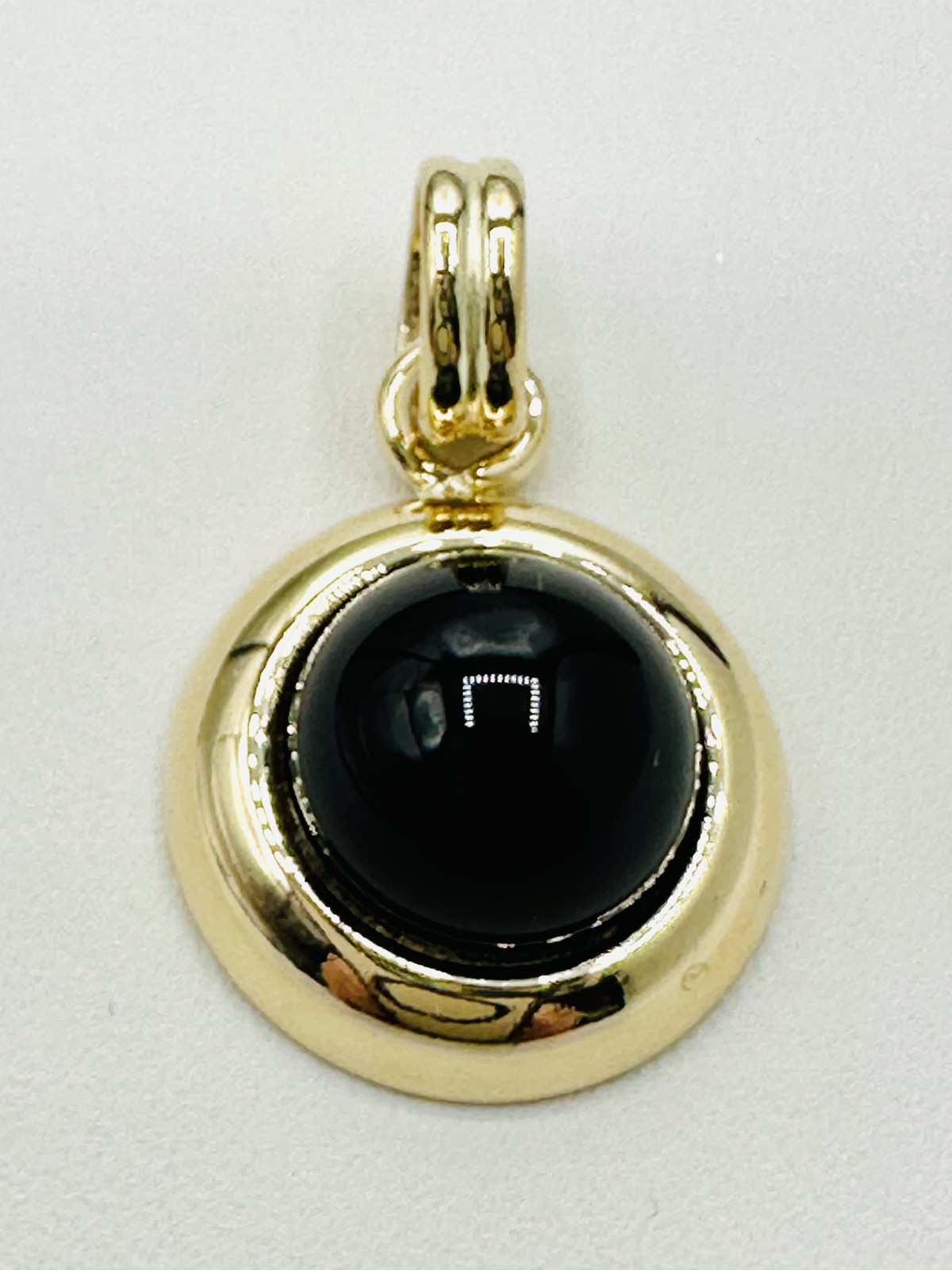 14KT Yellow Gold Cabochon Onyx Button Pendant 25mm # 2560