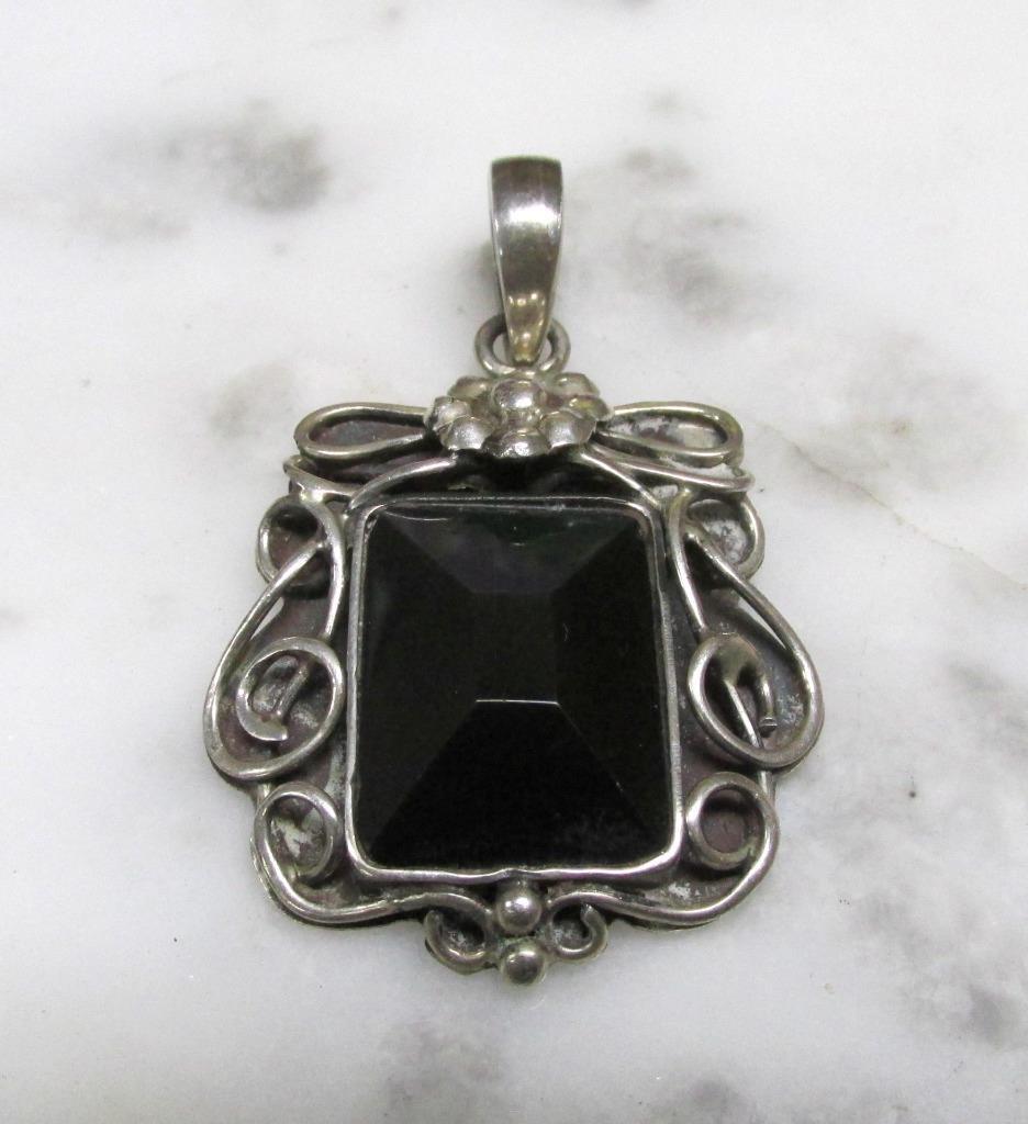 Vintage Sterling Silver Unknown Stone Pendant ~ 15.5grams ~ 13-C812