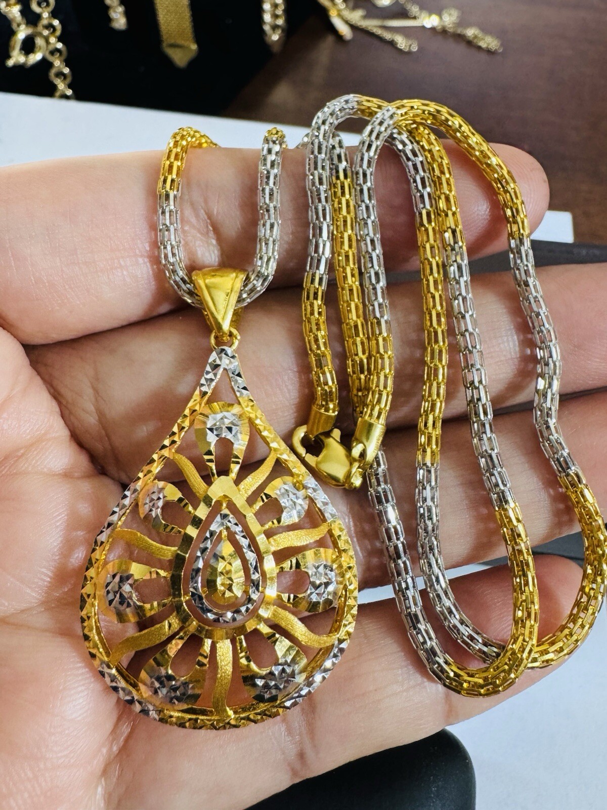 22K 916 Real Dubai Saudi Gold 21.5/22” Long Snake Teardrops Necklace 3mm 16.83g