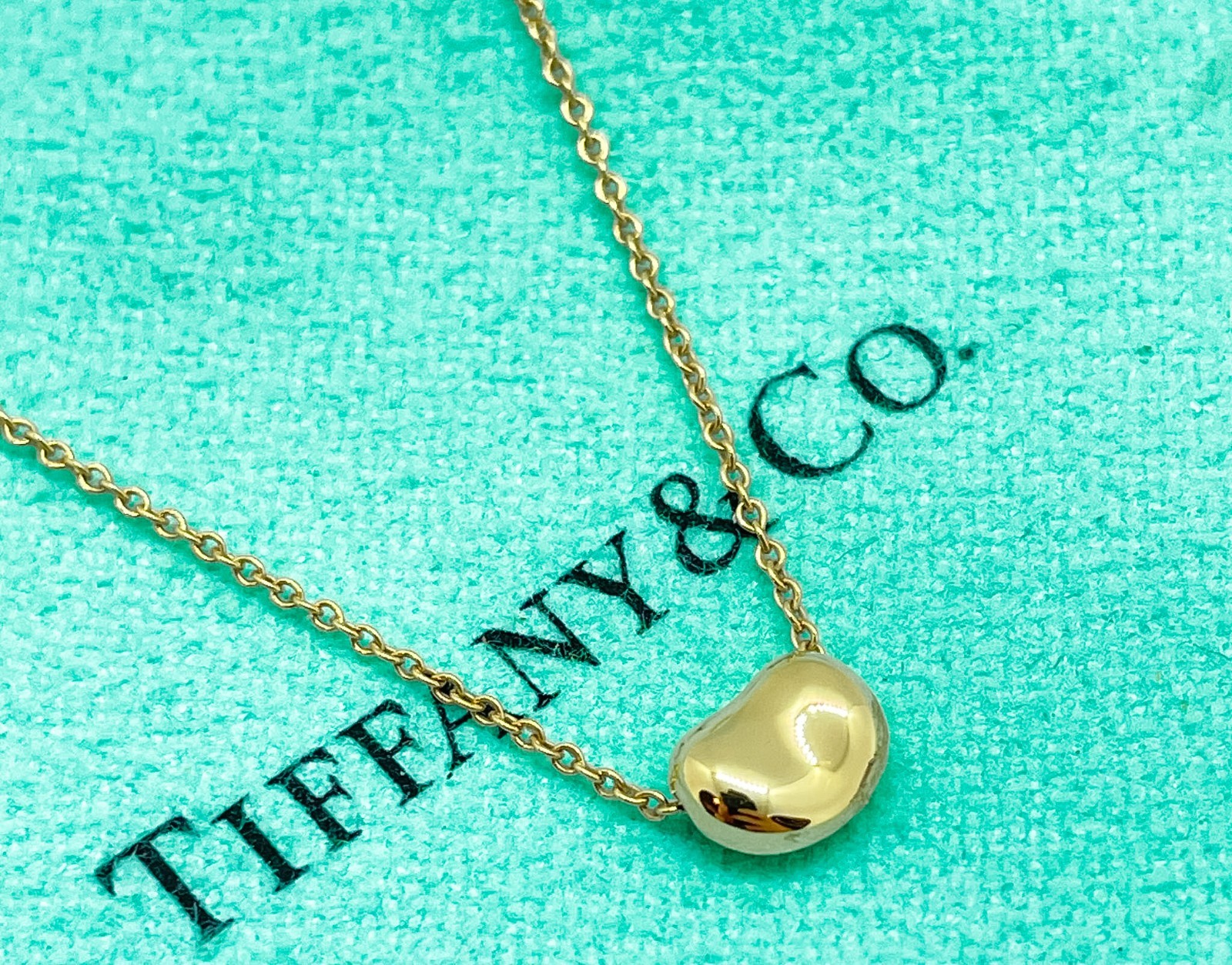 Tiffany & Co. Elsa Peretti 18K Yellow Gold 6.5mm Bean Pendant Necklace 16″
